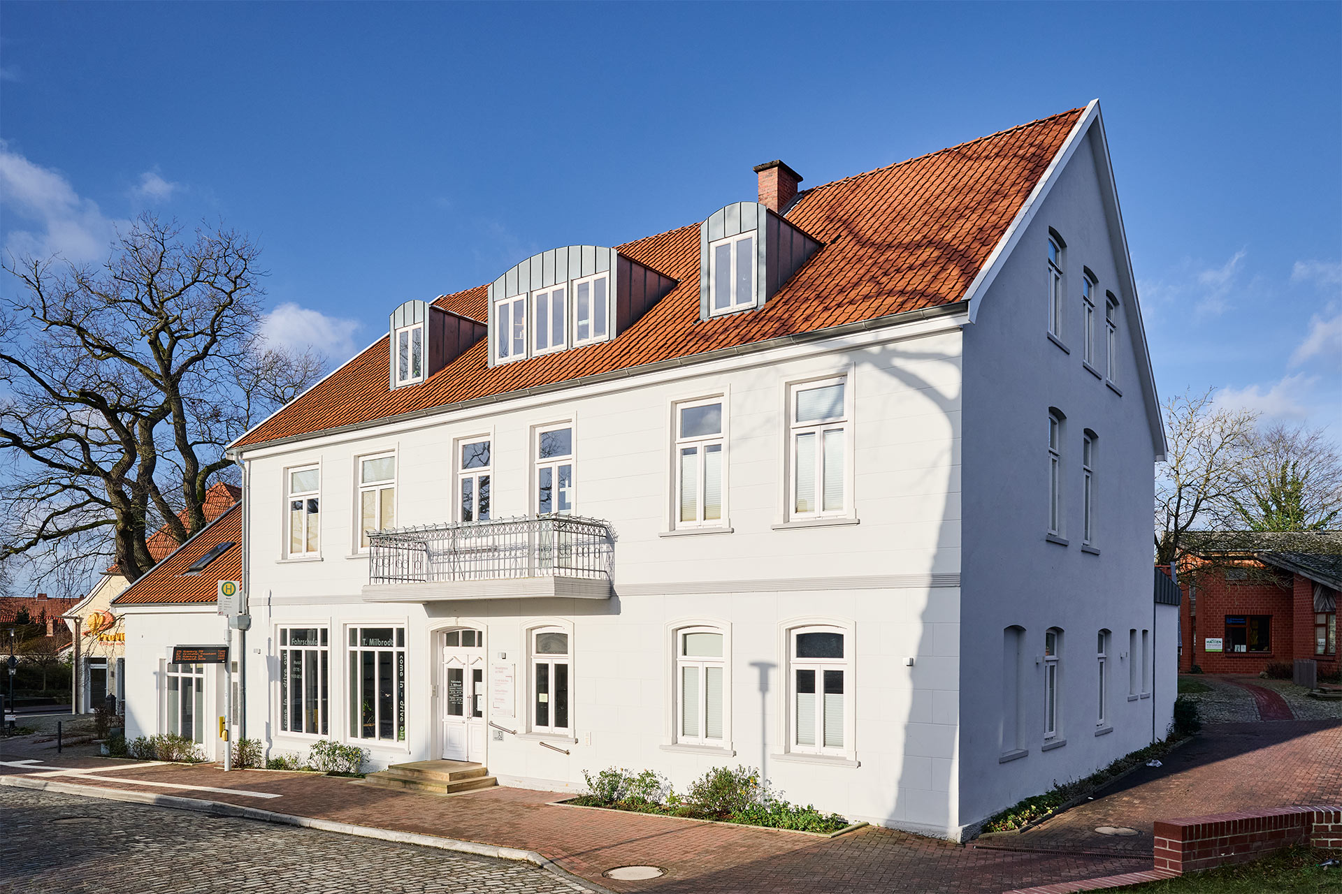 Arztpraxis für Allgemeinmedizin und Betriebsmedizin (Praxisgebäude)